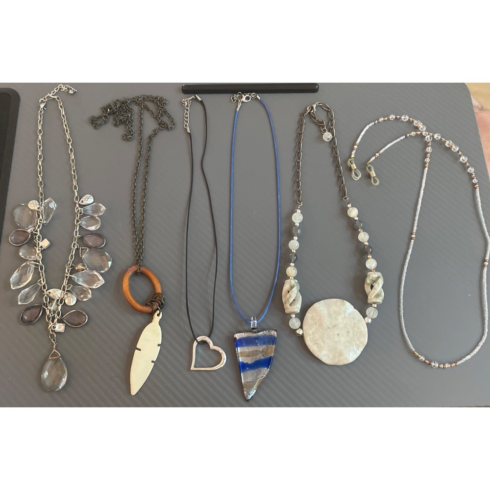 Vintage Lot Of 5+ Mixed Jewelry Necklaces Crystal Gemstone Glass Heart Wood